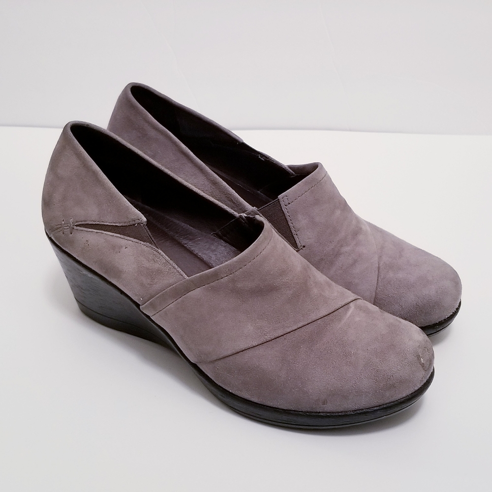 Dansko Sz EU 39/US 9 Gray Suede Wedges